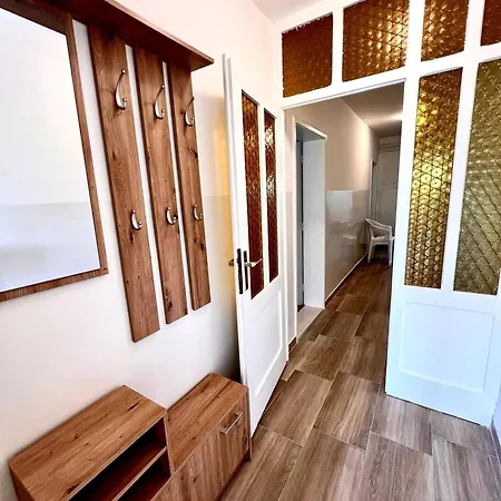 Sunny In Apartment *